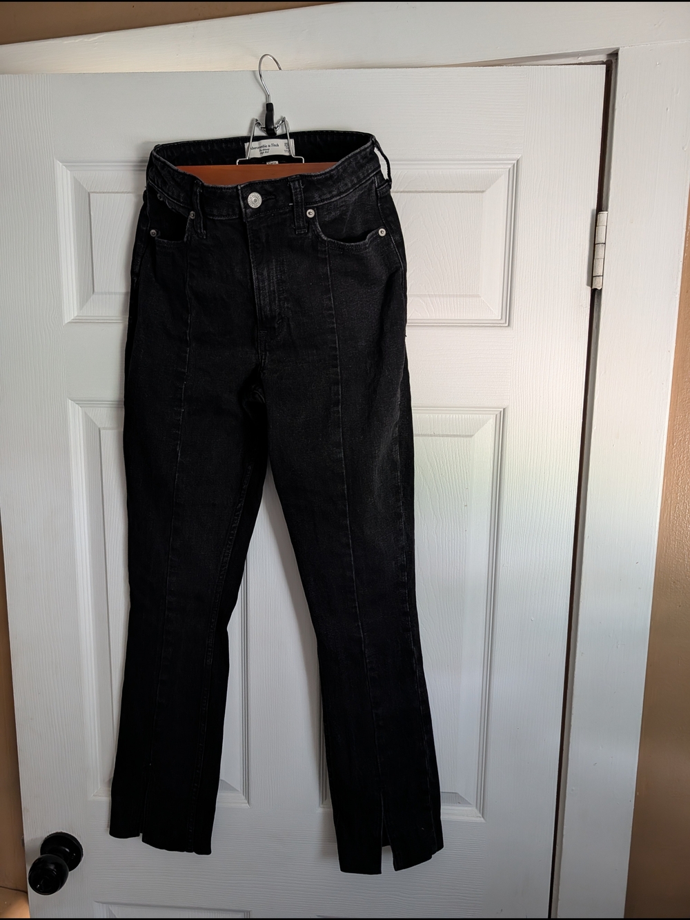 Abercrombie & Fitch Black Straight-Leg Women’s Jeans